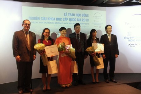 3 nữ tiến sĩ Việt nhận học bổng Vì sự phát triển phụ nữ trong khoa học ảnh 1